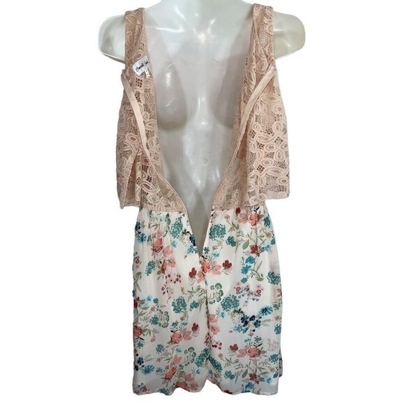 Emerald Sundae Sleeveless Dress Size M Neutral Peach Lace Floral One Piece - Picture 7 of 10